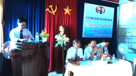 Đ/c Văn Lạc, đảng viên, Tổ trưởng tổ Bầu cử thông qua thể lệ và tổ chức bầu cử Ban Chấp hành chi ủy nhiệm kỳ 2015-2020